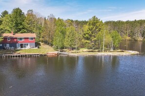 House, 4 Bedrooms | Lake
