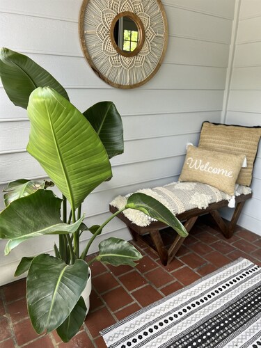 Family-Friendly 2BR Bungalow | Falcons • Concerts • Pool Access | Botel