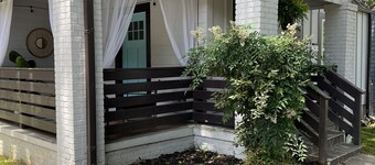 Modern Bungalow at Chappell minutes from Downtown and Beltline - PET FRIENDLY!