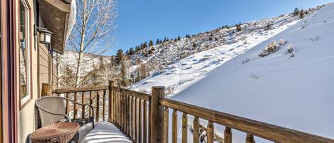 Byhus - 4 soveværelser | Balkon