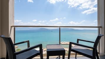 Main Building Sea View | Pemandangan pantai/laut