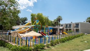 室外兒童遊樂區