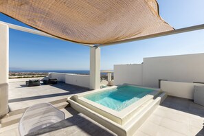 حمام سباحة خاص