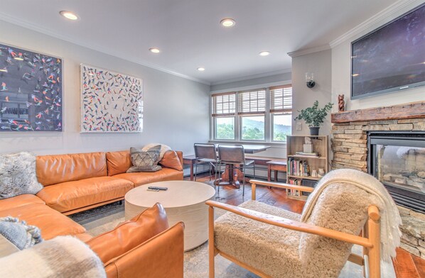 تلفزيون ذكي، مدفأة، كرة قدم الطاولة