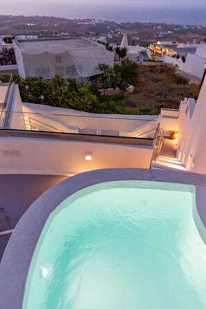 Signature Suite, Hot Tub, Sea View | Jetted bathtub - Sunborn Oia Suites (Santorini)