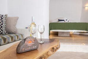 Superior Suite, Hot Tub, Sea View | 1 bedroom, individually decorated, individually furnished, desk - Sunborn Oia Suites (Santorini)