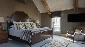 1 bedroom, iron/ironing board, travel crib, free WiFi