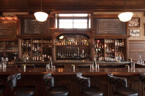 Bar (on property) - Winterland Loft at Public House On Elk Ave (Crested Butte)
