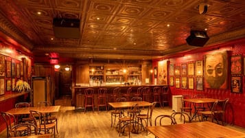 Bar (en la propiedad)