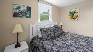 1 bedroom, iron/ironing board, WiFi (free), bed sheets