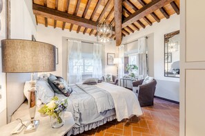 8 bedrooms, iron/ironing board, free WiFi, bed sheets