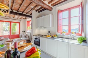 Frigorífic, microones, forn i rentaplats