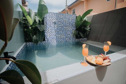 Balai ni Yno - Cheerful two bedroom with small pool