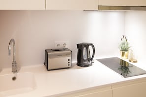 Réfrigérateur, micro-ondes, four, lave-vaisselle