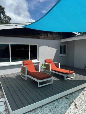 Terrace/patio - Seashell Backyard, Private Pool 4BR 2BA, Pergola, Close to Siesta Key Beaches (Sarasota)