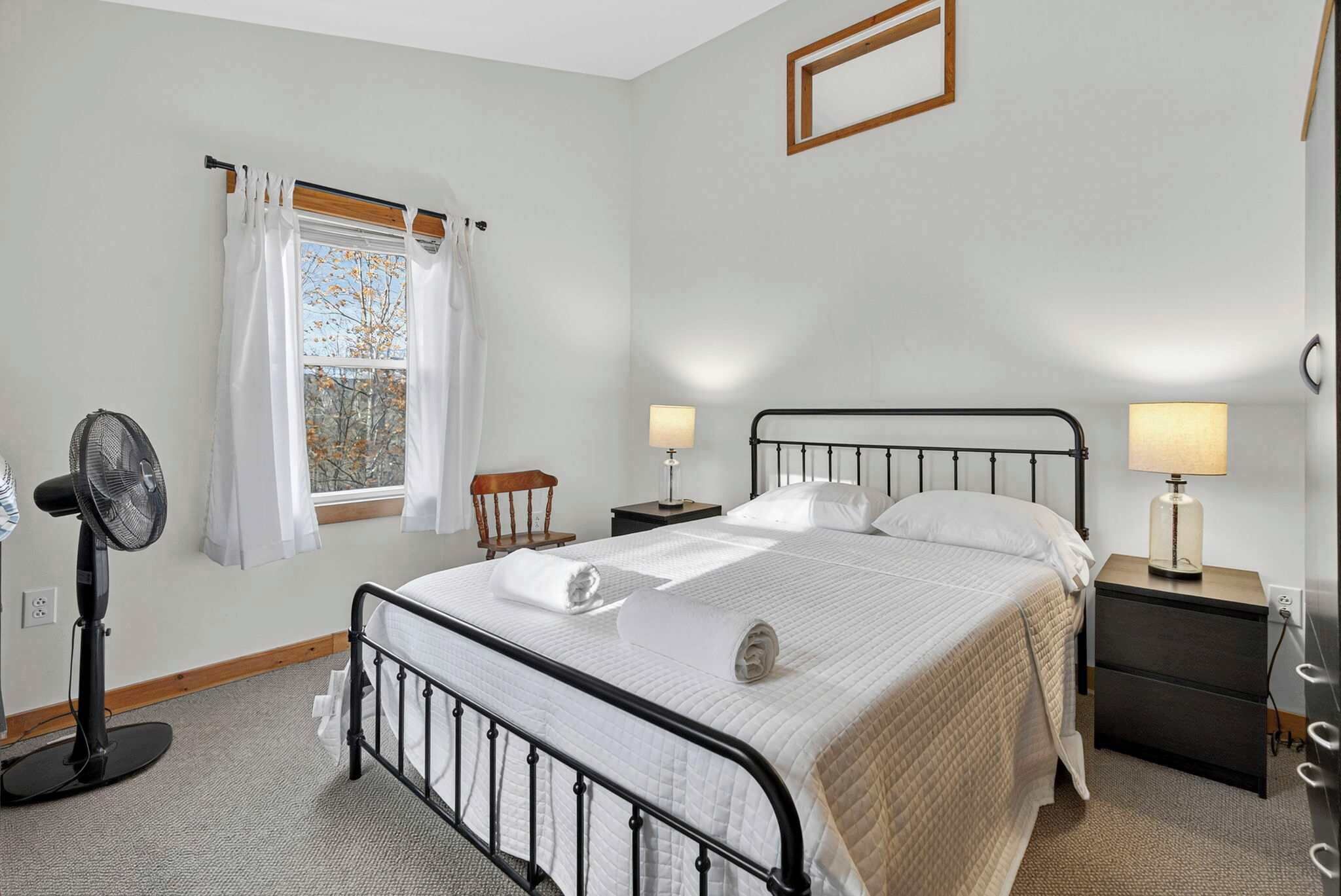 2 bedrooms, iron/ironing board, WiFi, bed sheets