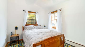 2 makuuhuonetta, silitysrauta/-lauta, Wi-Fi, vuodevaatteet