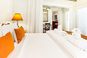 1 室のベッドルーム、デスク、アイロン / アイロン台、WiFi (無料)