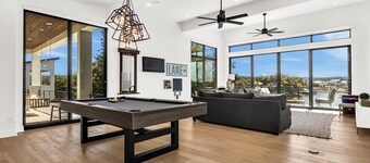 Luxury Texas Retreat w/ Dock on Lake LBJ