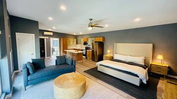 6 bedrooms, iron/ironing board, travel crib, free WiFi