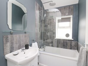 Cottage | Interior - Welsh Valley House (Ammanford)