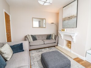 Cottage | Interior - Welsh Valley House (Ammanford)