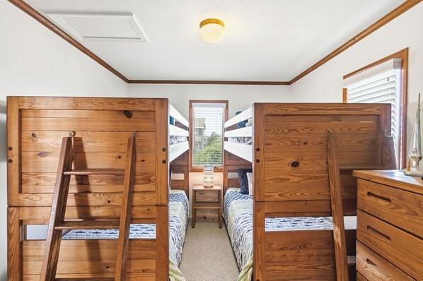 4 bedrooms, iron/ironing board, free WiFi, wheelchair access