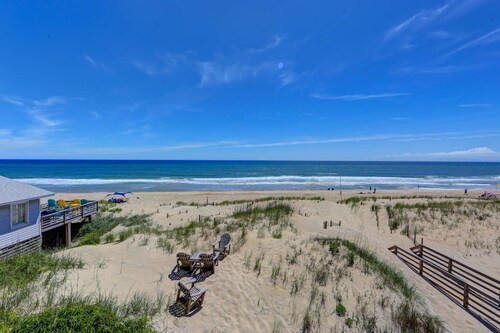Reduced for August! Oceanfront! Cozy, Views Galore! Crow's Nest, SN0112