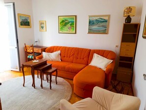 City Apartment (1 Bedroom) | Living room