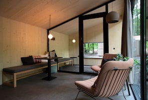 Ropa de cama de alta calidad y escritorio