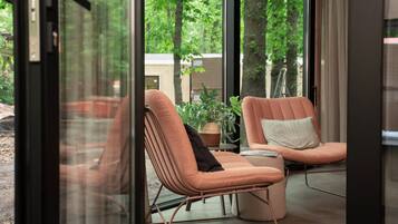 Design suite, 1 kingsize bed, niet-roken, uitzicht op park | Luxe beddengoed, een bureau, een laptopwerkplek