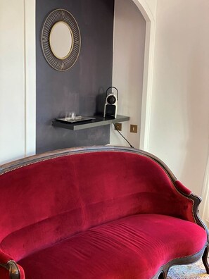 Interior - Rose Room (Saint-Didier-de-la-Tour)