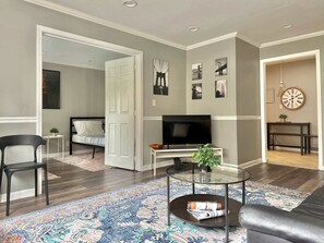 2 bedrooms, desk, iron/ironing board, WiFi