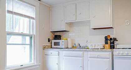 Cozy Apt-Close to Casino & Backus Hosp