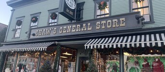 Cozy 3 bedroom 2 bath home close to hiking, biking, and Stowe!