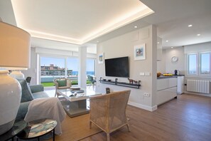 Smart TV - Great penthouse next to the beach. Elcano Terrace (Malaga)