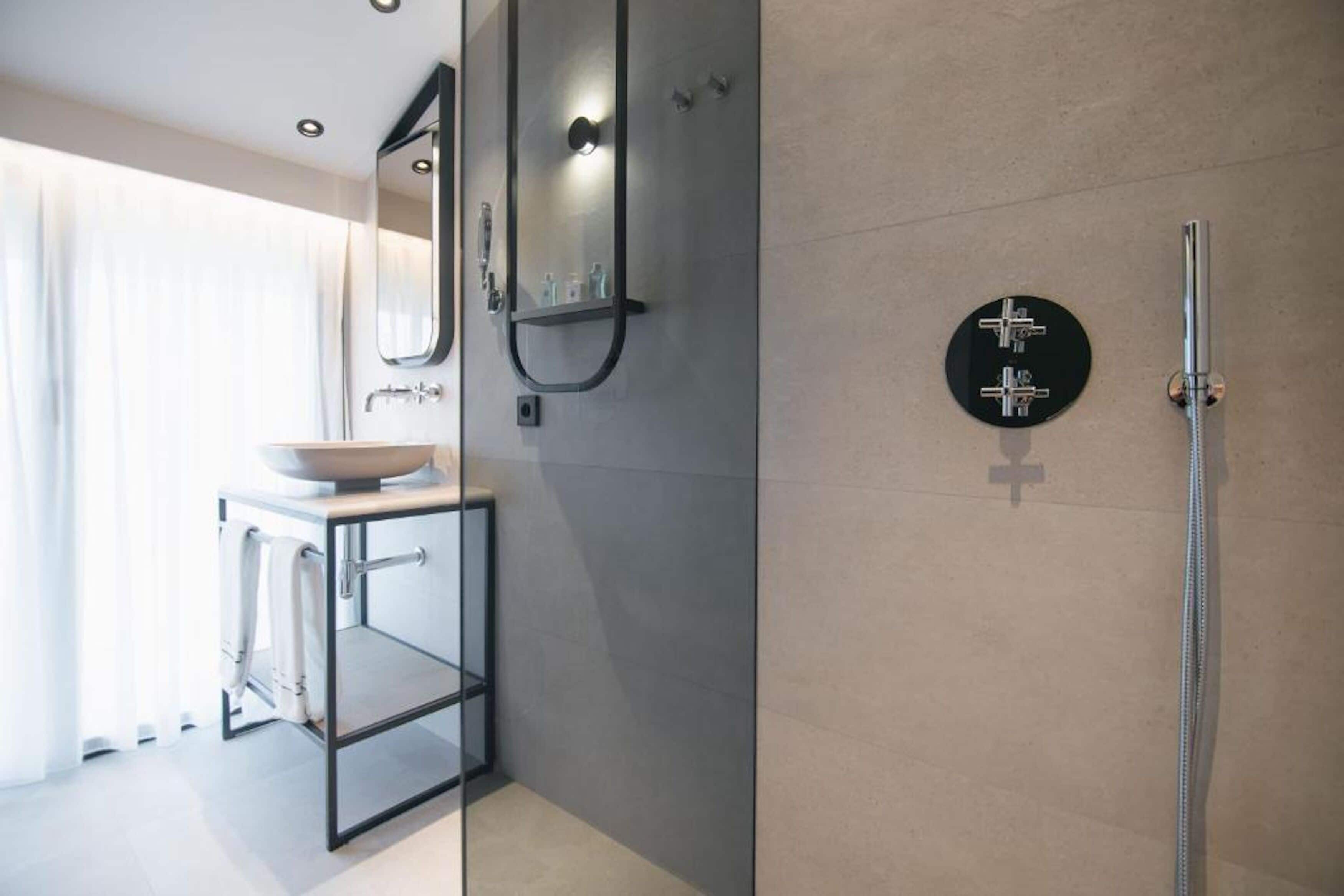 Photo - MYR Puerta Serranos