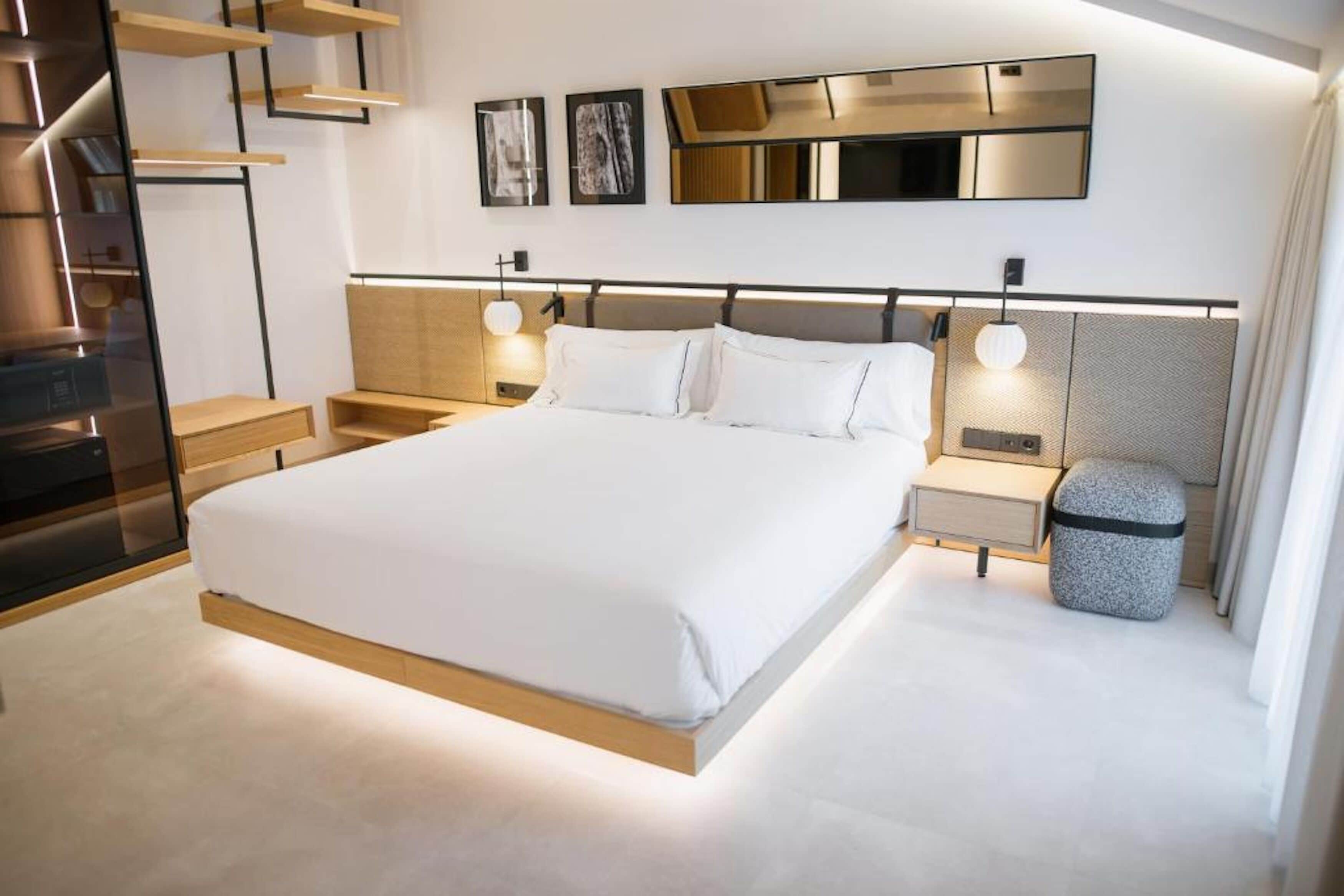 Photo - MYR Puerta Serranos