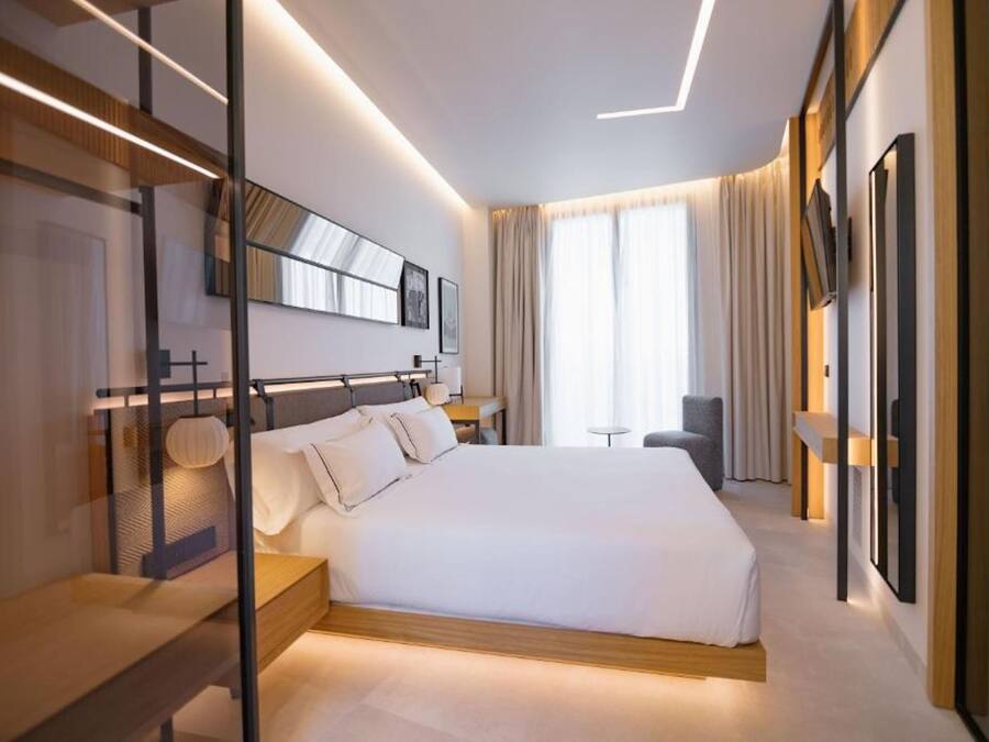 Doble Exterior | Caja fuerte, wifi gratis, ropa de cama
