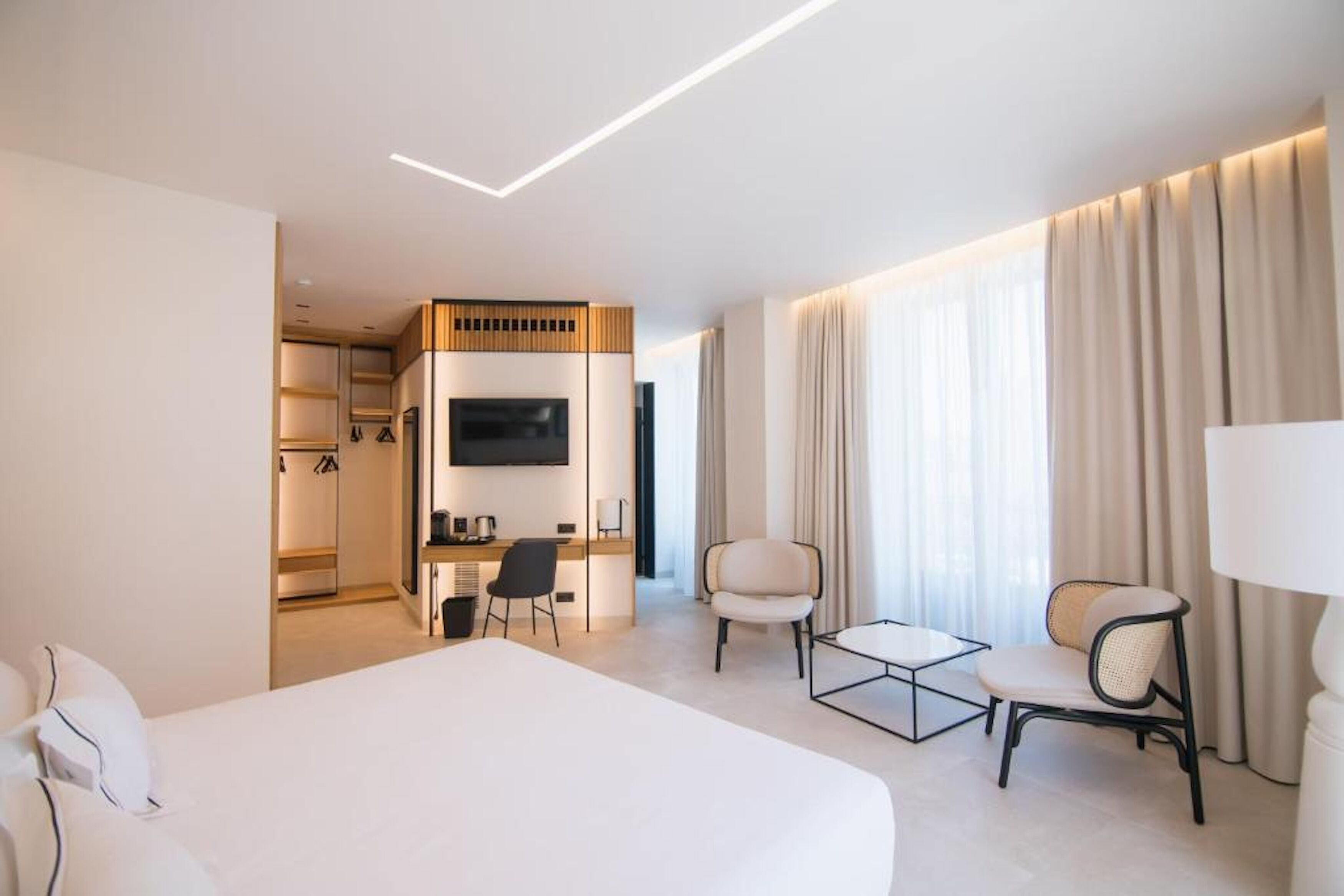 Photo - MYR Puerta Serranos