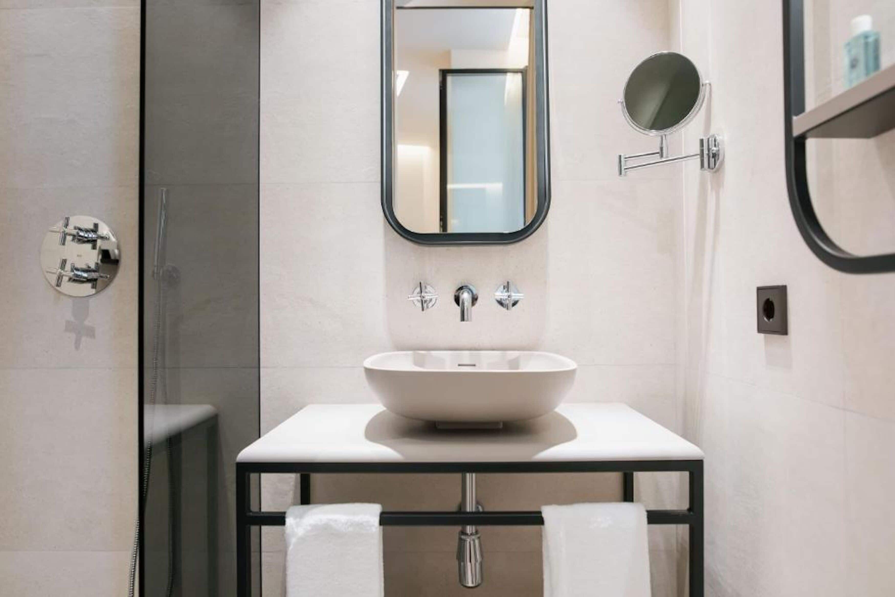 Photo - MYR Puerta Serranos