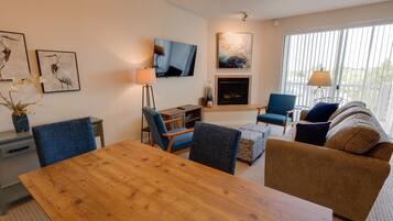 TV, fireplace, DVD player