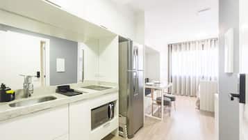Standard Studio | Private kitchen | Full-size fridge, microwave, stovetop, espresso maker