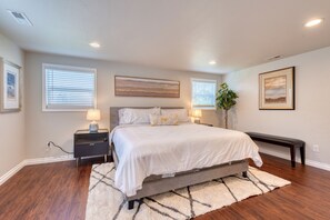 4 soverom, strykejern/-brett, wi-fi (inkludert) og sengetøy