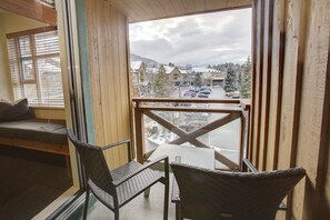 Interior - Whistler Village 1BR: Sleeps 4,Walk to Everything & Free Parking! (Whistler)