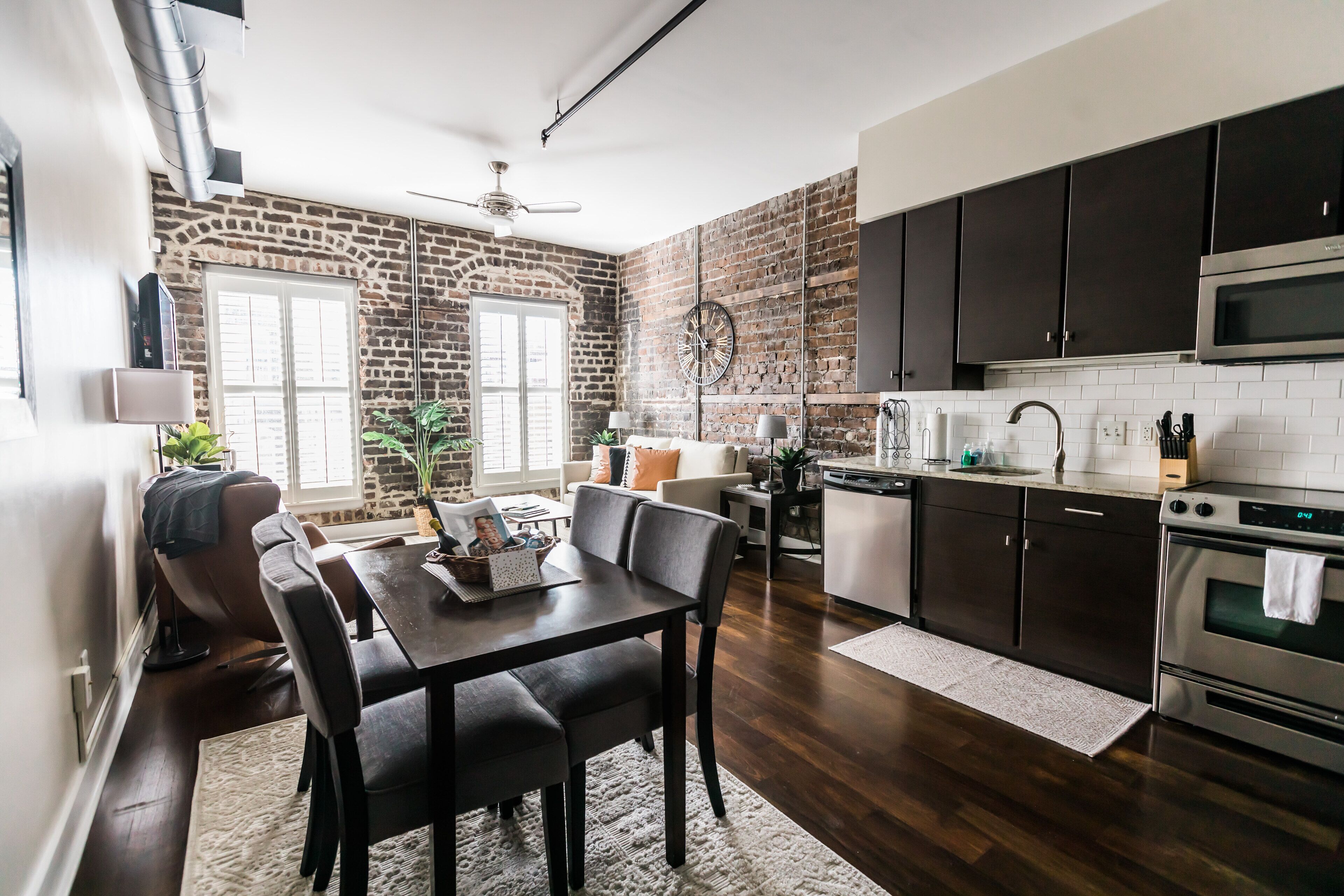 Luxury Condo- Historic Downtown Savannah