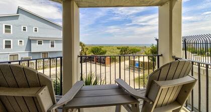 Oceanfront Balcony Views, Pool, STEPS to Beach Restaurants Shops