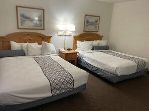 Deluxe-rum - 2 queensize-sängar - icke-rökare | 1 sovrum, allergitestade sängkläder, gratis wi-fi och sängkläder