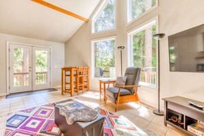 TV, fireplace - Dog-Friendly Getaway w/ Deck, Grill & AC – Short Walk Downtown (White Salmon)