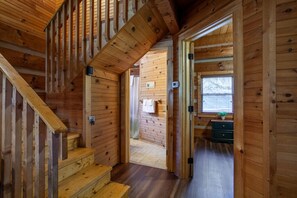 Interior - Fishin` N Wishin`- Catch&Release, FirePit, HotTub! (Sevierville)